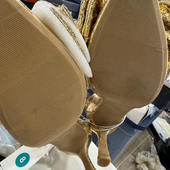 a new day Gold Bow Heels - Picture 5 of 5